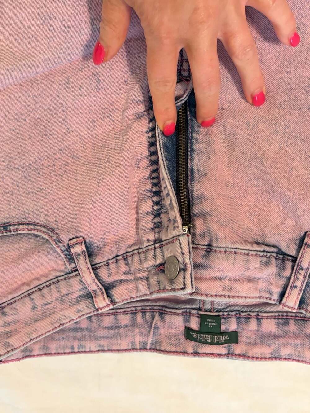 Wild Fable Women's Acid Wash Pink Denim Raw Hem Cut-Off Shorts Size 12 - Picture 6 of 8